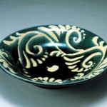 2006 呉須柚抜絵草文皿　12×51.5×51.5