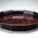 2004 丁拭漆十二角盛器 　53.5×53.5×7