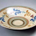 2004 赤絵草文皿　 49.5×49.5×10.5