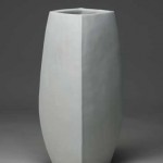 2009 白磁扁壷　42×23×20