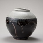 2011 掛分藁描丸壷　２８．５×３０×３０