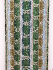 (織）　伊藤孝子 春の丘