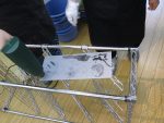 ヒーティングガンの加熱温度が高いため、版の下には可燃物を置かないこと。